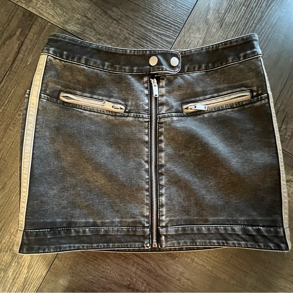 Fun & Edgy Distressed Black & Cream Faux Leather Mini Skirt-Size 7
